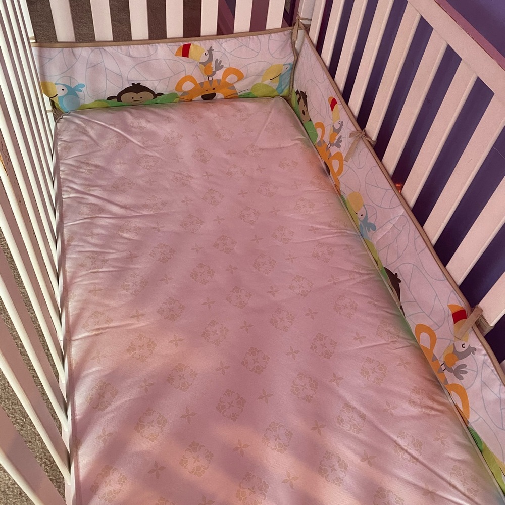Crib - Picture 3 of 7